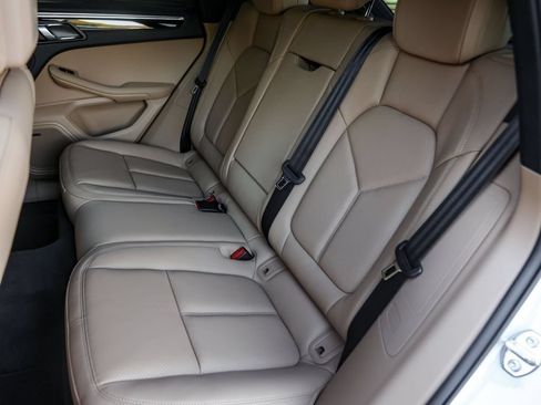 Certified 2026 Porsche Macan AWD/4WD image 35