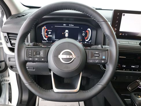 Used 2024 Nissan Rogue SL image 13