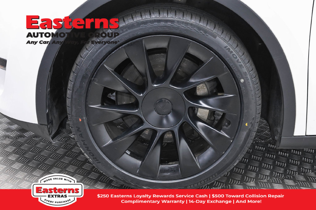 Used 2022 Tesla Model Y Long Range AWD/4WD image 26