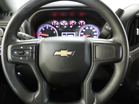 Used 2024 Chevrolet Silverado 2500 Custom w/ Custom Value Package image 3