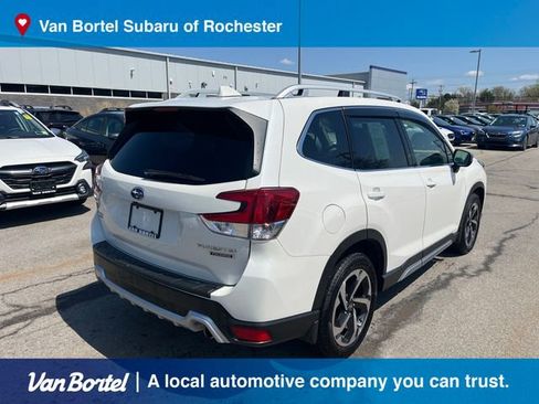 Used 2022 Subaru Forester Touring AWD/4WD image 5