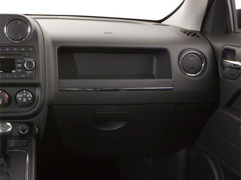 Used 2010 Jeep Patriot Latitude FWD image 21