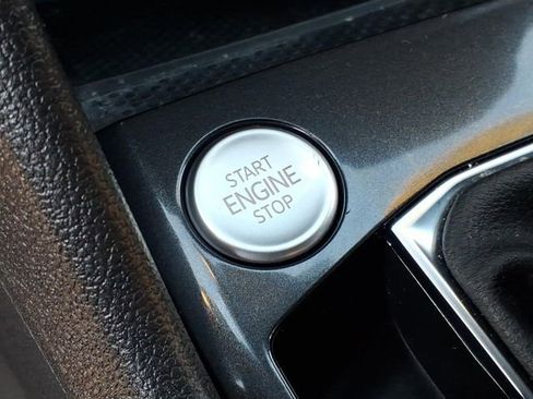 Used 2023 Volkswagen Tiguan SE R-Line image 18