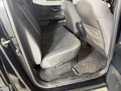 Used 2017 Toyota Tacoma TRD Off-Road AWD/4WD image 16
