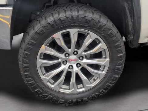 Used 2018 GMC Sierra 1500 SLT AWD/4WD image 37