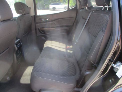Used 2019 GMC Acadia SLE FWD image 12