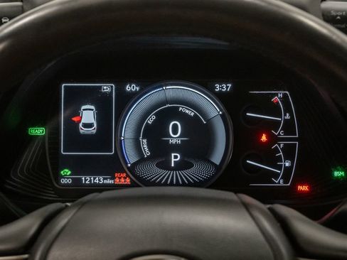 Used 2024 Lexus UX 250h AWD w/ Premium Package image 15