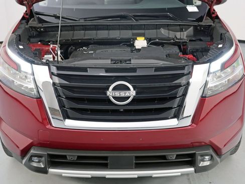 Used 2022 Nissan Pathfinder SL w/ SL Premium Package image 7