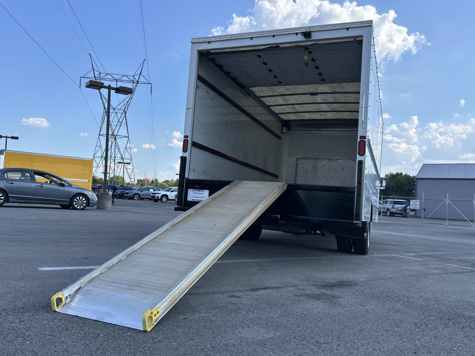 Used 2022 Ford E-350 and Econoline 350 Super Duty RWD image 25