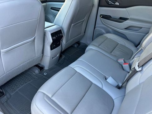 Used 2021 GMC Acadia SLT image 14