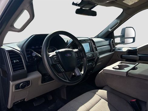 Used 2021 Ford F350 XLT image 10