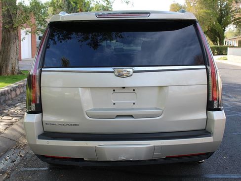 Used 2015 Cadillac Escalade ESV Premium image 72