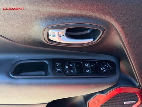 Used 2021 Jeep Renegade Trailhawk w/ Sun & Sound Group AWD/4WD image 21
