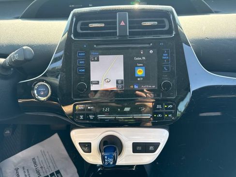 Used 2017 Toyota Prius Three FWD image 24