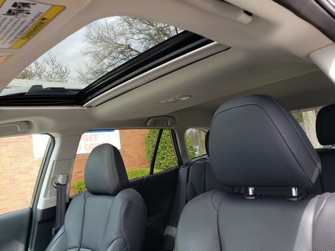 Used 2024 Subaru Outback Touring w/ Popular Package #2 image 10