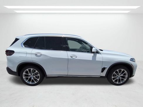 New 2026 BMW X5 sDrive40i w/ Parking Assistance Package RWD image 3