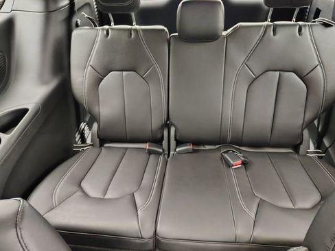 New 2026 Chrysler Pacifica Select image 35