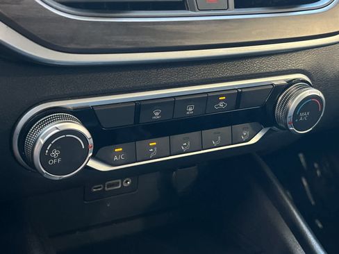 Used 2025 Nissan Altima 2.5 SV FWD image 20