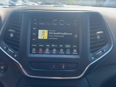 Used 2022 Jeep Cherokee Latitude Lux w/ Mopar Interior Package AWD/4WD image 20