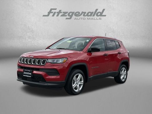 Used 2023 Jeep Compass Sport AWD/4WD image 2