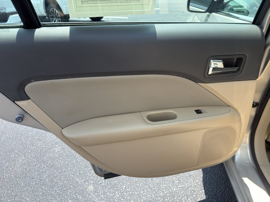 Used 2010 Ford Fusion SE FWD image 27