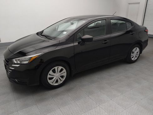 Used 2025 Nissan Versa S w/ Trunk Package FWD image 2
