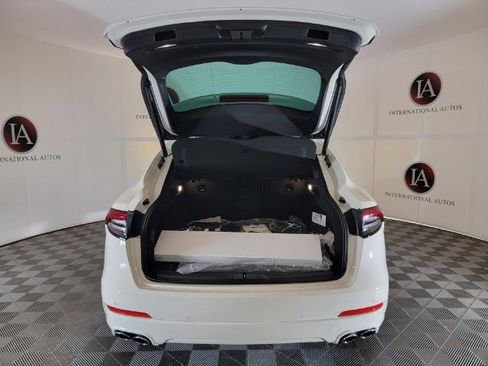 Used 2023 Maserati Levante GT image 10