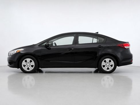 Used 2017 Kia Forte LX FWD image 2