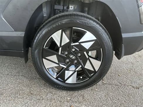 Used 2024 Hyundai Kona SEL image 11
