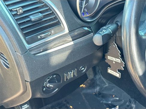 Used 2021 Chrysler 300 Touring w/ Sport Appearance Package image 10