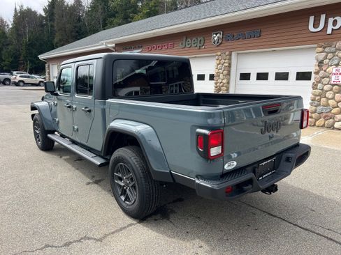 New 2026 Jeep Gladiator Sport AWD/4WD image 7