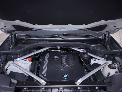 Used 2022 BMW X6 xDrive40i w/ M Sport Package image 24