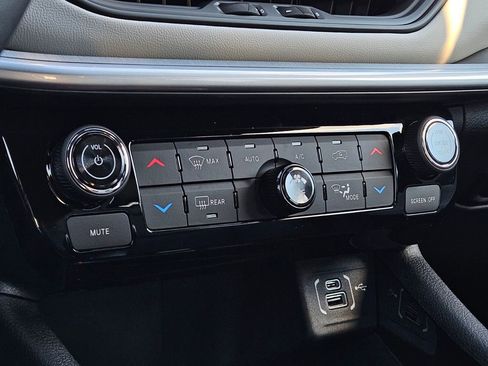 New 2026 Jeep Compass Limited w/ Sun, Sound & Navigation Group image 18