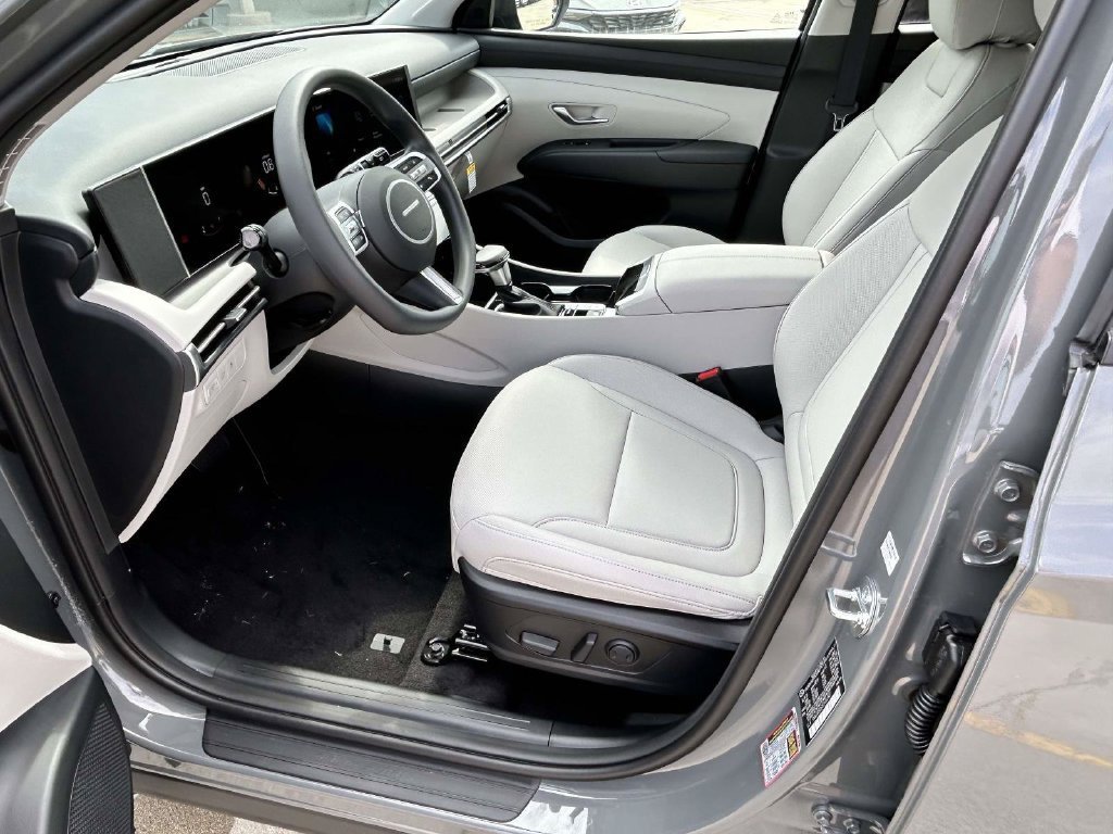 New 2026 Hyundai Tucson Limited FWD image 13