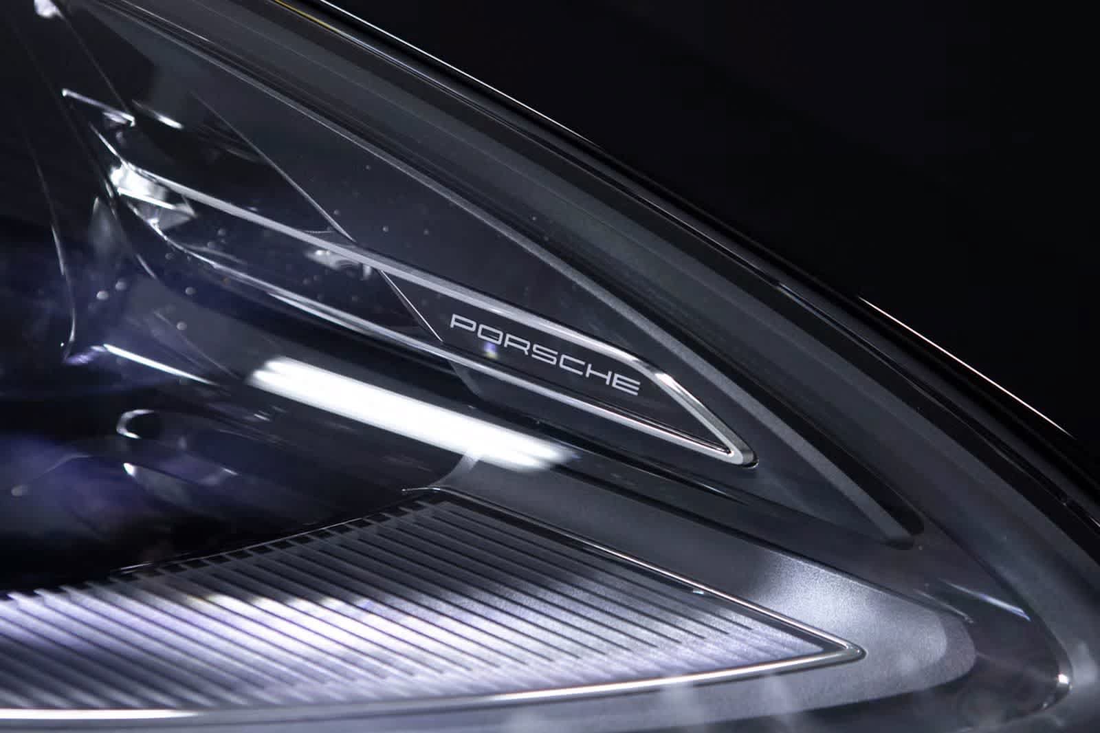 Certified 2026 Porsche Macan AWD/4WD image 16