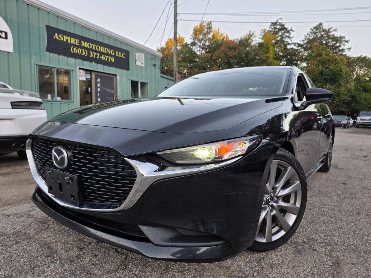 Used 2020 MAZDA MAZDA3 Sedan w/ Select Package FWD image 2