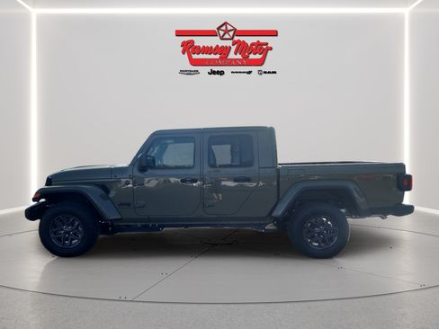 New 2026 Jeep Gladiator Sport AWD/4WD image 2