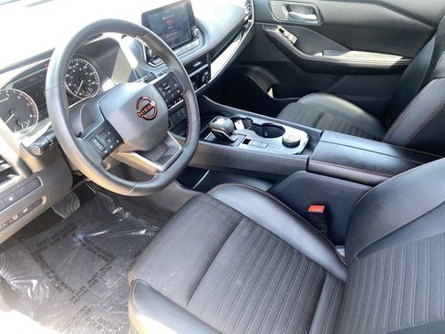 Certified 2025 Nissan Rogue SV AWD/4WD image 29