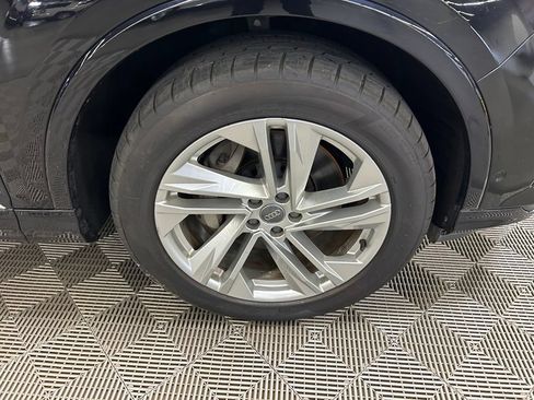Used 2020 Audi Q7 3.0T Premium Plus w/ Premium Plus Package AWD/4WD image 2