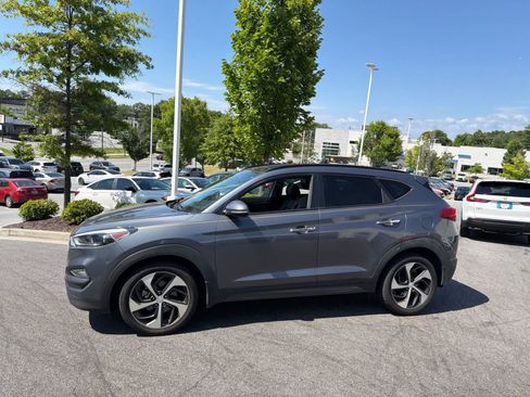 Used 2016 Hyundai Tucson Limited w/ Option Group 03 FWD image 7