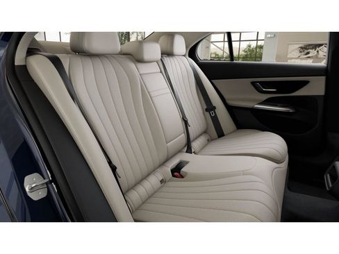 New 2026 Mercedes-Benz E 350 4MATIC Sedan image 5