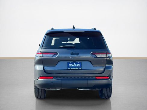 Used 2025 Jeep Grand Cherokee L Altitude image 6