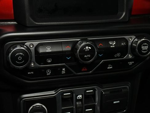 Used 2020 Jeep Gladiator Rubicon AWD/4WD image 29