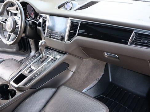 Used 2017 Porsche Macan image 14