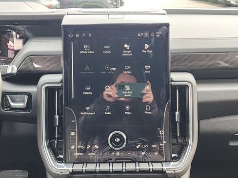 New 2025 GMC Yukon XL Elevation image 28