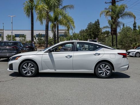 Used 2024 Nissan Altima 2.5 S FWD image 7