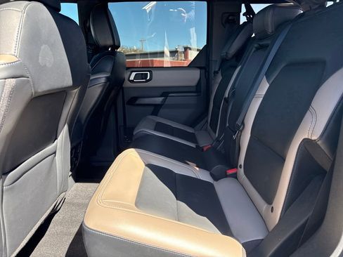 Used 2024 Ford Bronco Wildtrak image 32