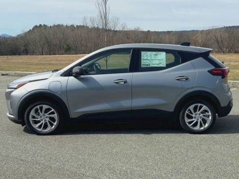New 2027 Chevrolet Bolt LT w/ Comfort Package FWD image 5
