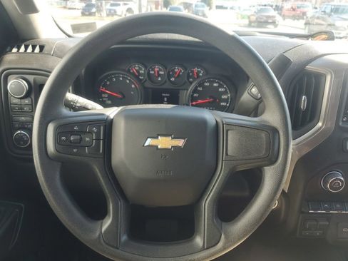 Used 2024 Chevrolet Silverado 1500 Custom image 17