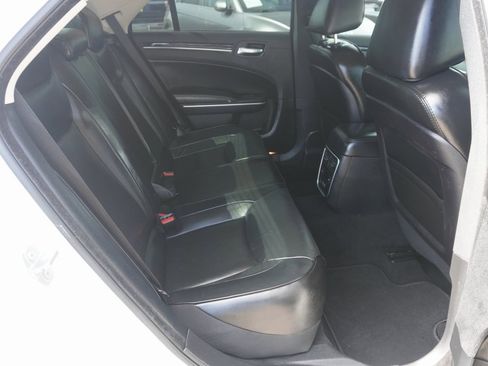 Used 2020 Chrysler 300 Limited image 22